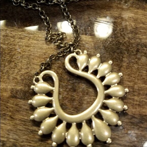 Premier Designs Lotus necklace  - Picture 2 of 3